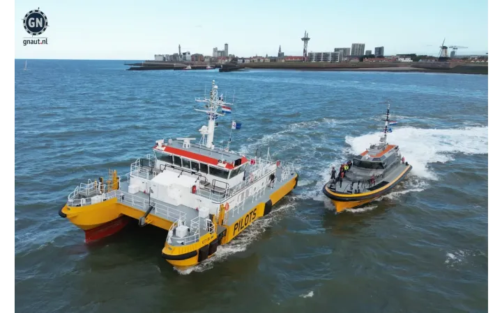 Pilot tenders CETUS and MEES transferring Pilots on Flushing road