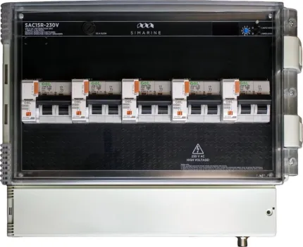 Coffret distribution 230Vac avec 5 disjoncteurs motorisés C20A, shunt de courant 25A entrant, protocoles SiCom et NMEA2K, alimentation 230Vac